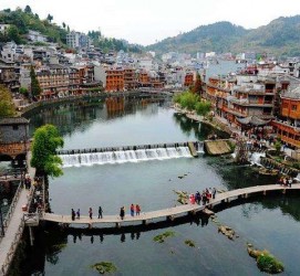 巴中长沙旅游攻略(长沙旅游攻略景点必去二日游)