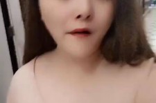 巴中美院系花兼职死商务模特(美院系花兼职商务模特第2部一边看球一边玩)
