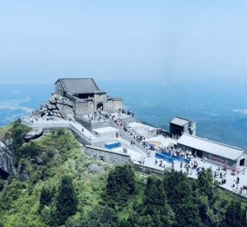 巴中湖南旅游攻略(武汉到湖南旅游攻略)