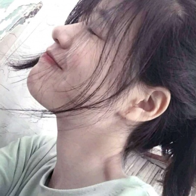 巴中伴游女生烟雨蒙蒙的资料
