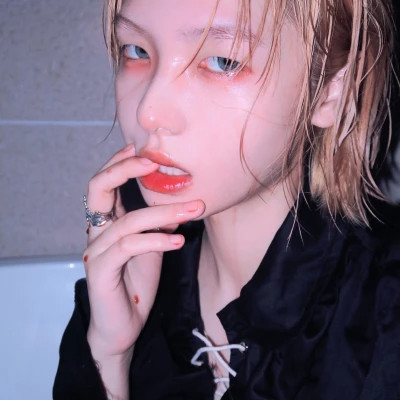 巴中伴游女生樱花漫舞的资料
