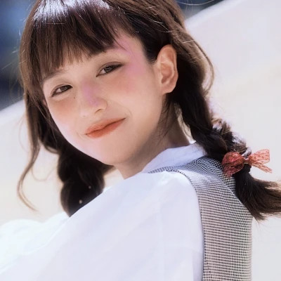 巴中伴游女生郑晓晴的资料