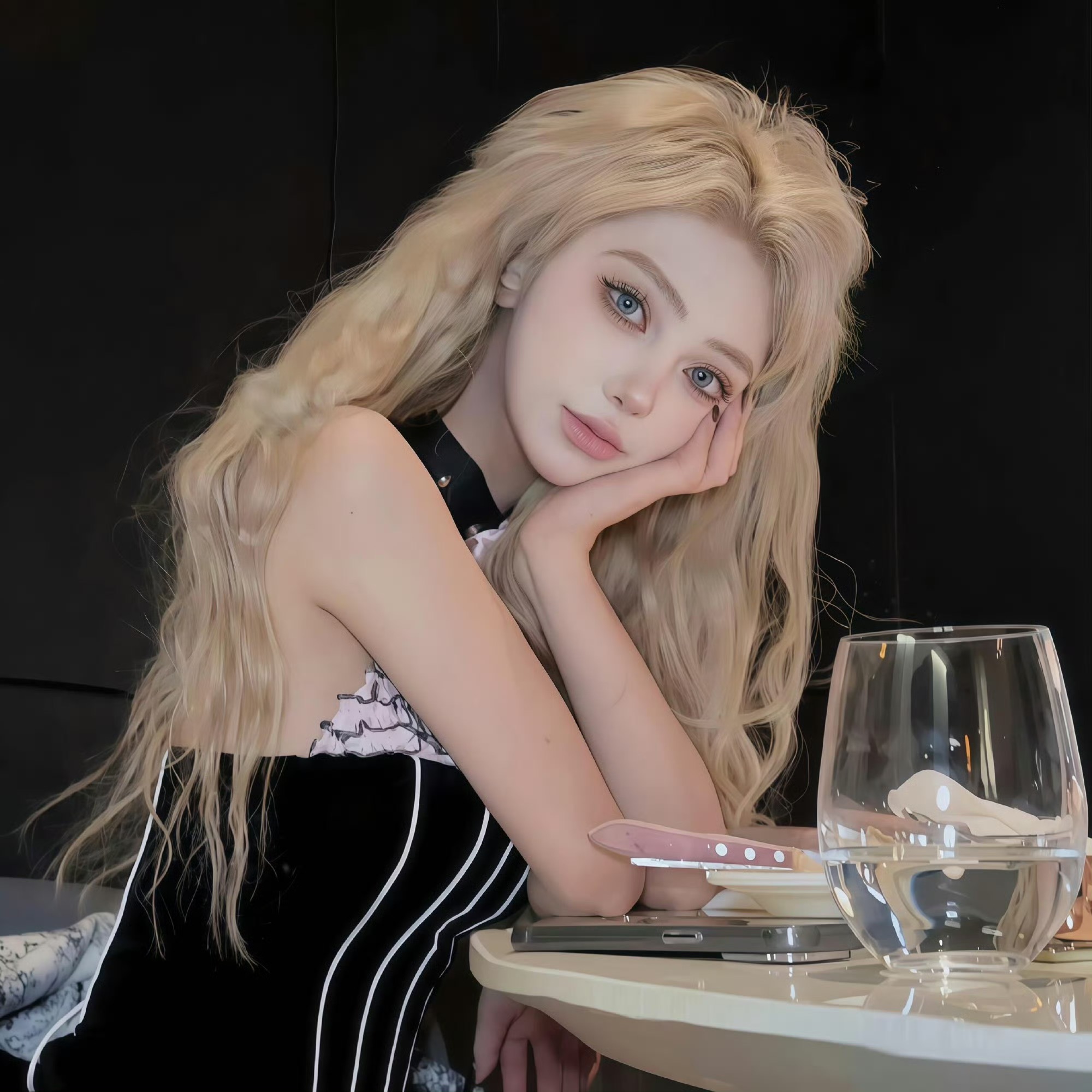 巴中伴游女生晨露的资料
