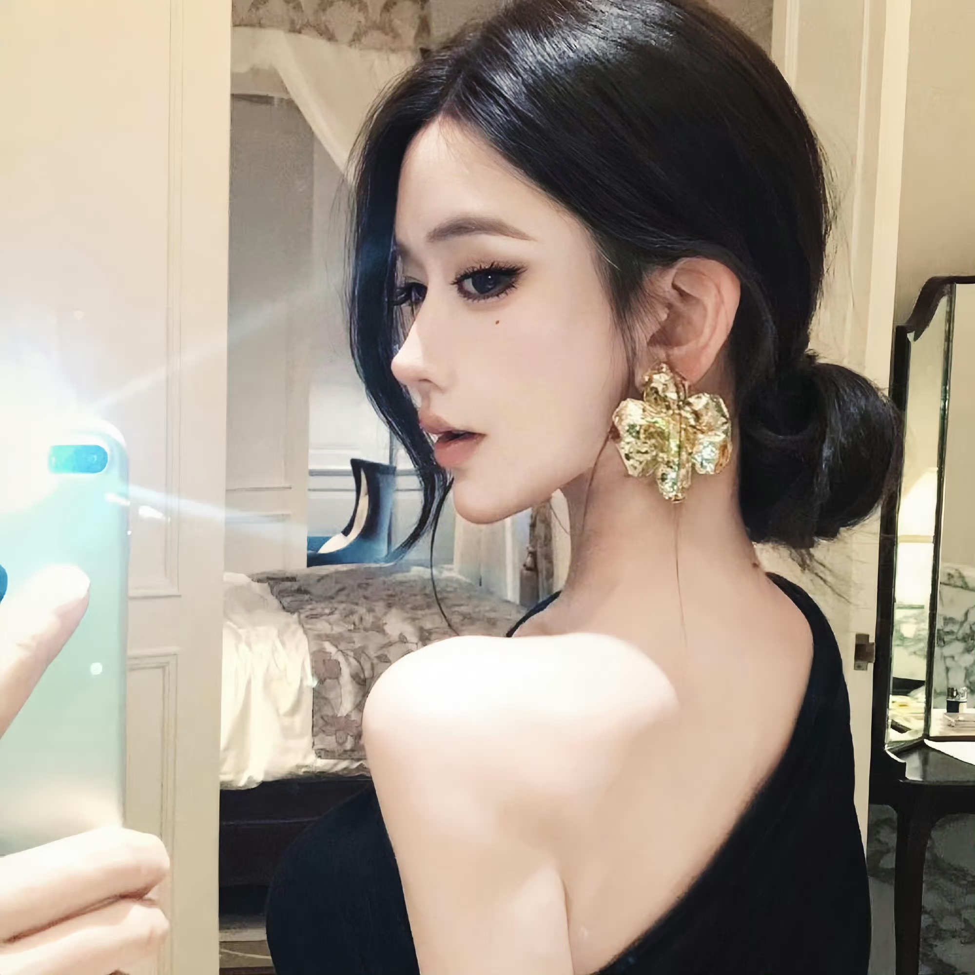 巴中伴游女生靖骊萍的资料
