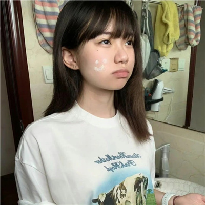巴中伴游女生邝易云