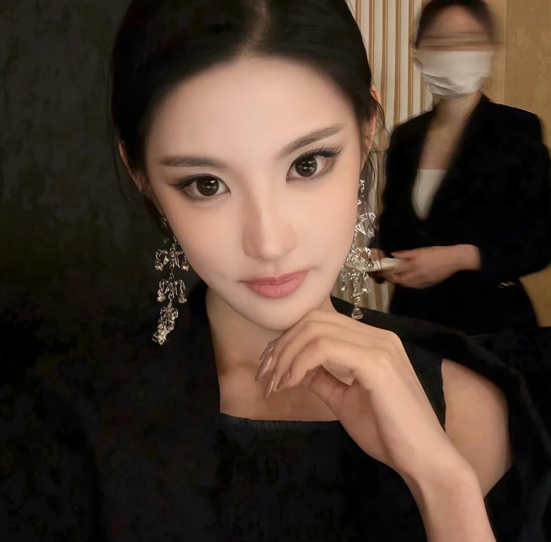 巴中伴游女生 | Isabella Chen的资料