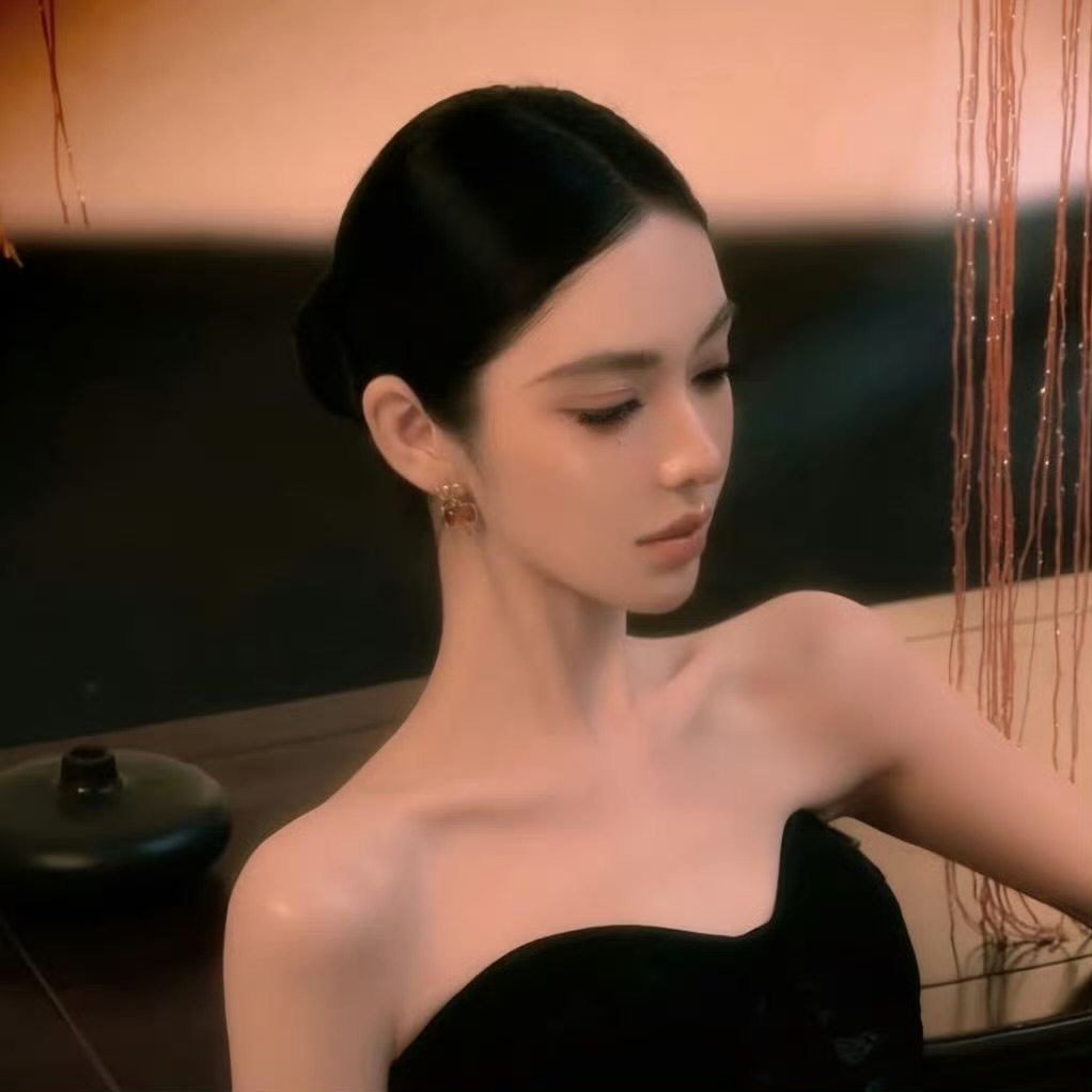 巴中伴游女生 | Emily的资料